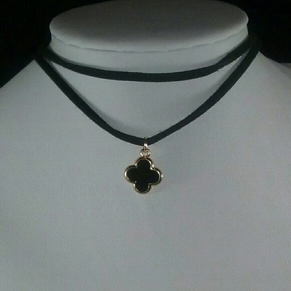 Choker Double Strand Clover Drop Black - Picture 2 of 5